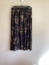 Vintage Sag Harbor Petite Ladies size Medium Black Floral Knee Length Skirt