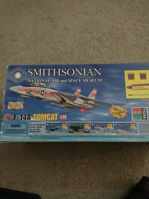1998 Airfix Smithsonian F-14 Tomcat  1:72 Scale