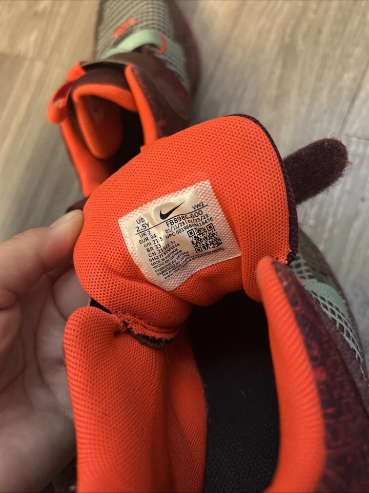 Nike LeBron James Witness 7 SE Noche Granate/Carmesí Brillante/Esmeralda Rise 2.5y Foto 4 de 4