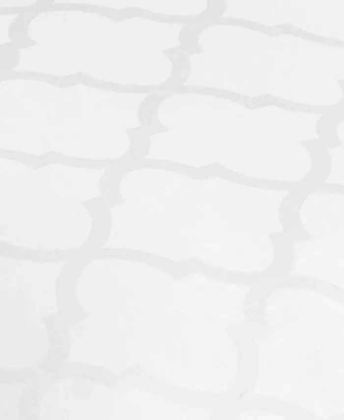 Almohada de densidad similar a gel Charter Club BLANCA ComfortLiquiLoft, US King mediana/firme Foto 3 de 3