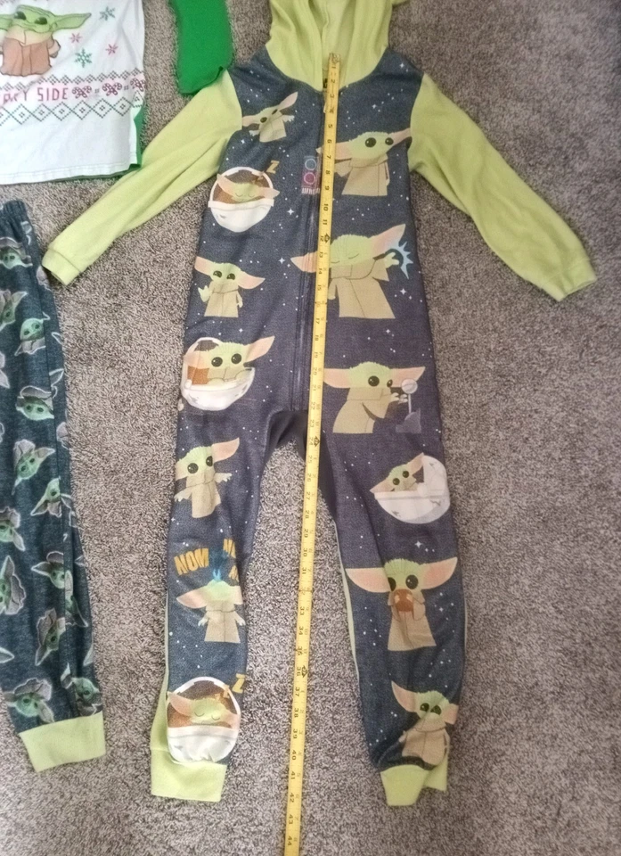 Disney Star Wars Mandalorian Baby Yoda Juego de 3 Piezas Algodón Pijama, Talla Juvenil. Foto 3 de 4