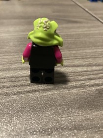 Alien Trooper minifigure LEGO Alien Conquest 7049 7051 7066