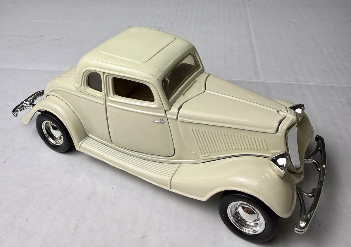 Ford 1:24 1934 Vehicle Year Vintage Manufacture Diecast Cars