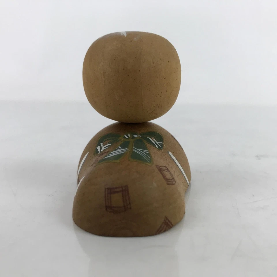 Muñeca Kokeshi japonesa de madera de colección bebé gateando juguete verde arte popular KF709 Foto 4 de 4