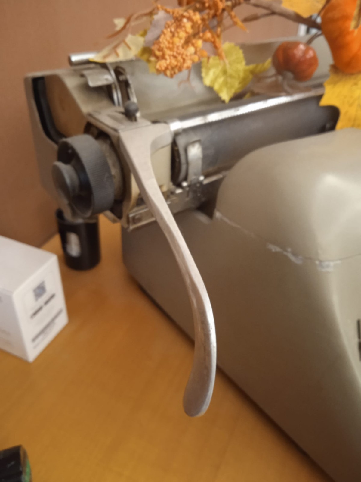Macchina da scrivere Olivetti Lexikon 80