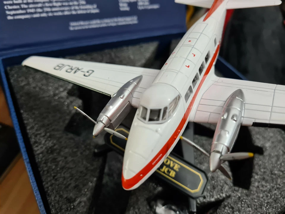 De Havilland DH-104 Dove JCB G-ARJB  - 1:72 Die Cast - Oxford - Immagine 4 di 4