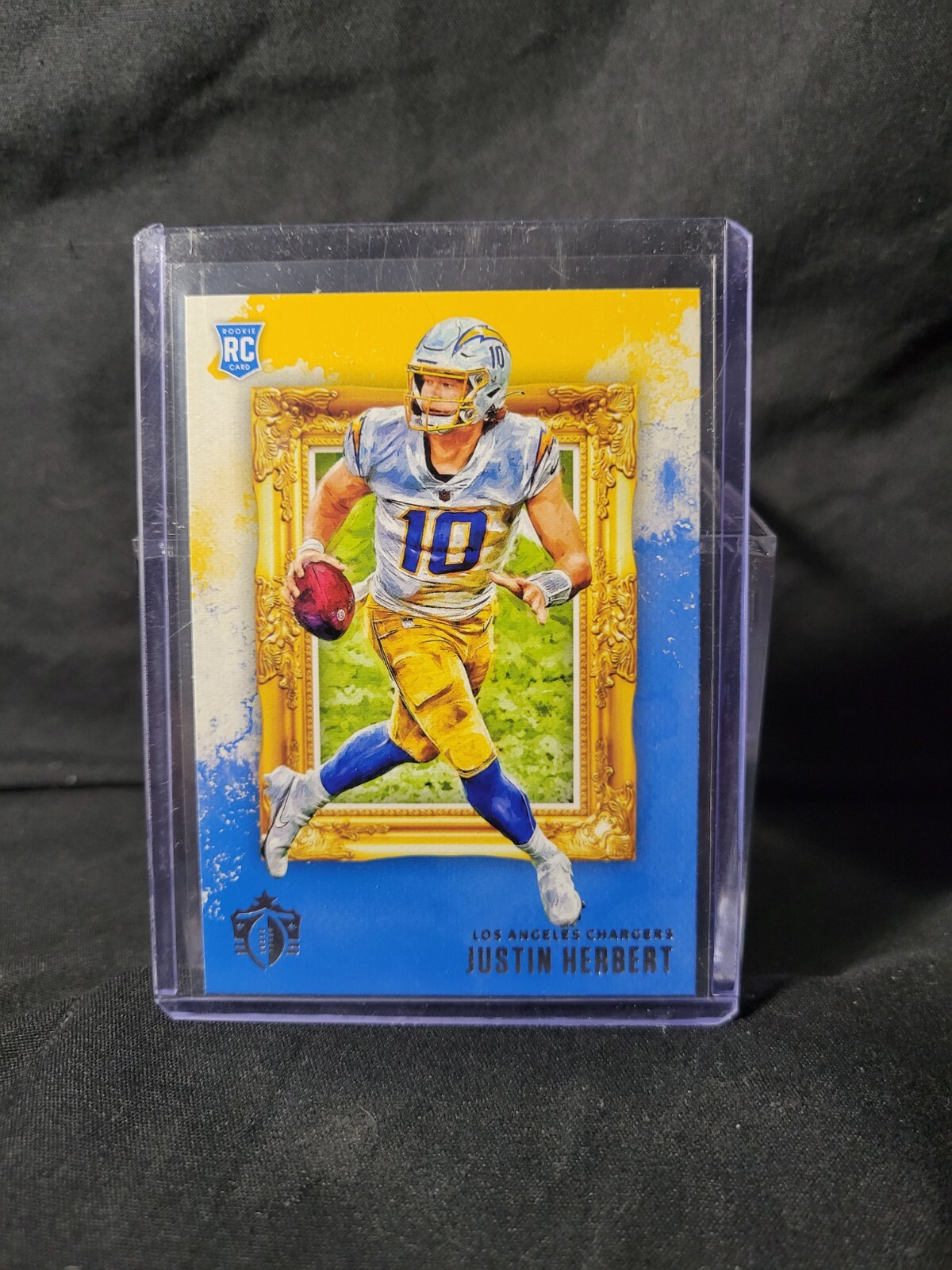 2020 Panini Chronicles Justin Herbert Gridiron Kings #GK-3 EX Rookie RC