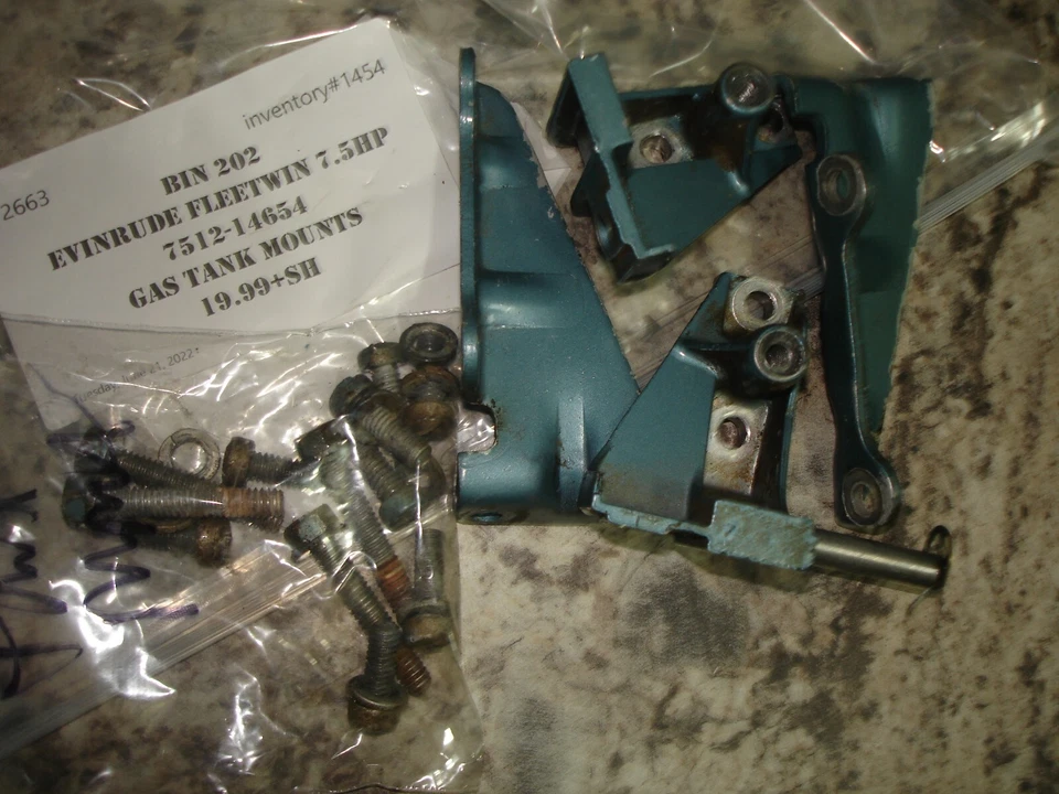Evinrude fleetwin 7.5hp gas tank mounts   7512-14654    boat motor part bin 202  - Image 2 of 3