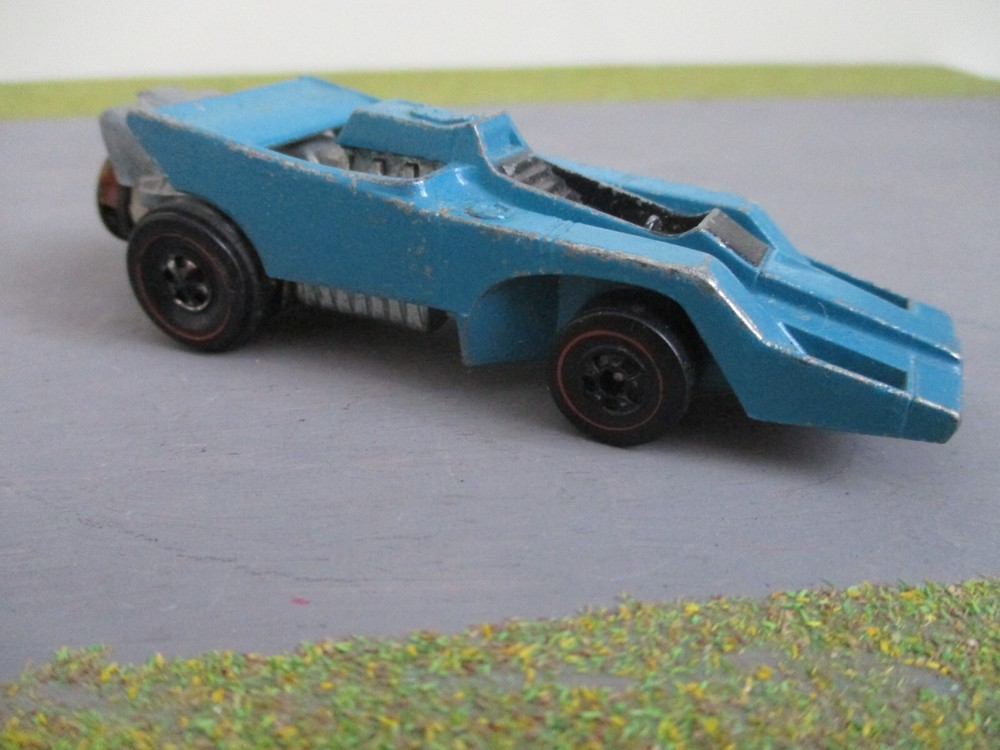 Hot Wheels  Redline  Revvers  Passin  Blue