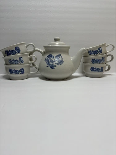 Pfaltzgraff Yorktowne Flat Coffee Cup Set of 6 And Tea Pot!!