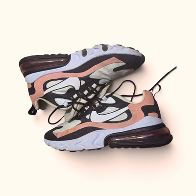 Nike Air Max 270 React Men s Low Top Lace-Up Sneakers Black Gray Pink