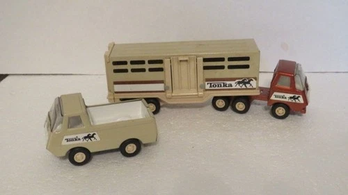 VINTAGE 10 INCH, TONKA HORSE VAN SEMI TRUCK & TRAILER & PICKUP, TRUCK, VG,