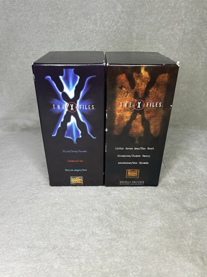 Lot Of 2 X-Files VHS Box Sets 6 VHS 12 Episodes - W/ All 12 Original Art Cards - Image 4 of 4