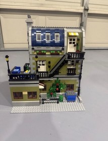 LEGO Creator Expert Modular Building Parisian restaurant (read description)