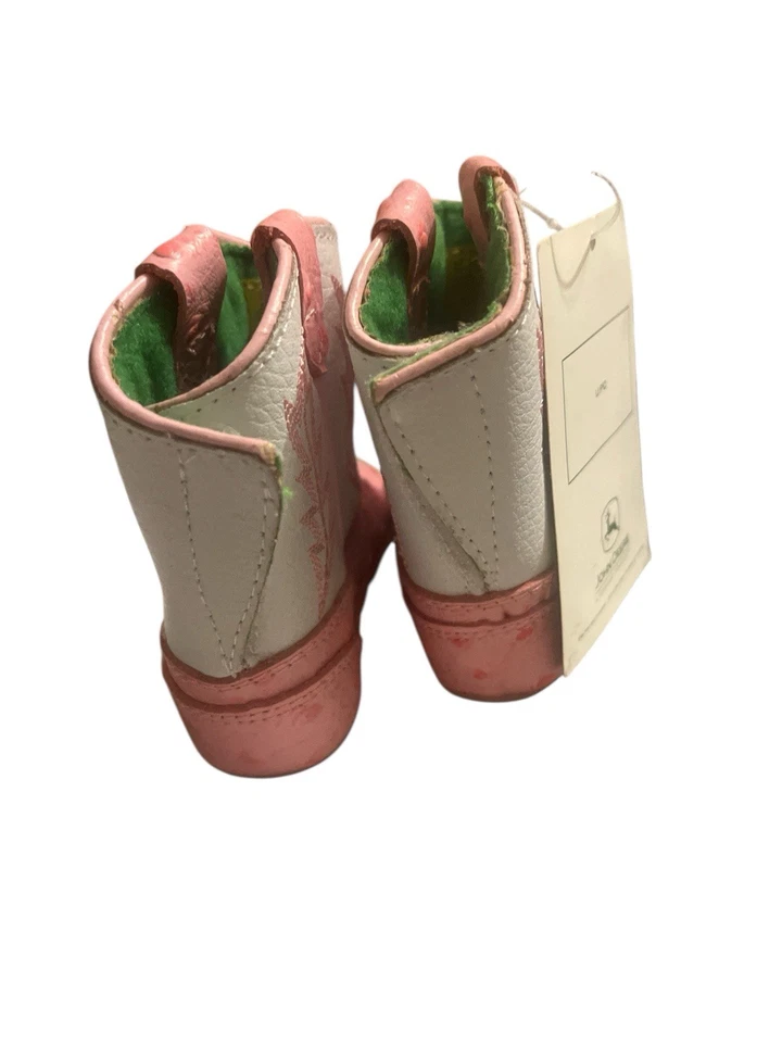 Lote de cosas para bebés niñas botas John Deere, tutú arco iris, gorro de Hello Kitty, etc. Foto 3 de 4