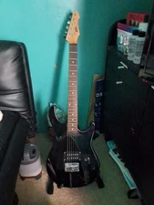 Peavy Rock Master Electric Guitar Glossy Black Including Amp And Cord