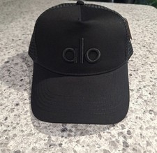 NEW ALO YOGA District Trucker hat Unisex