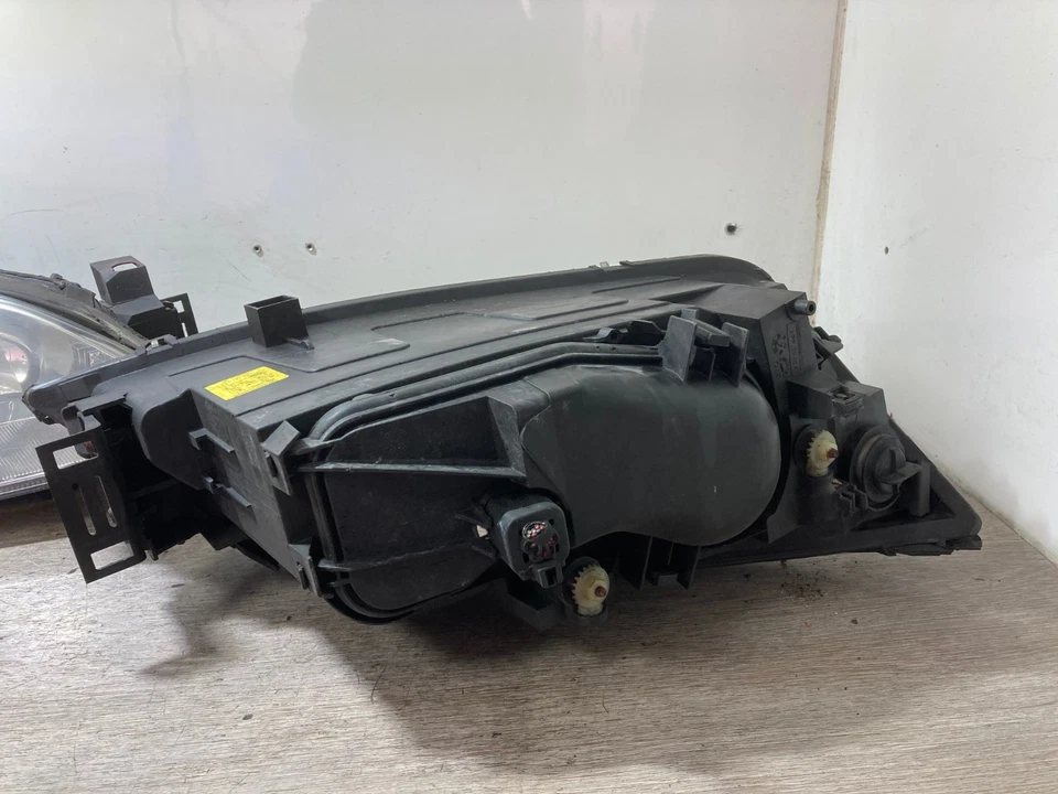 Par de faros delanteros Ford Mondeo 2006 del lado del conductor y del pasajero Foto 4 de 4