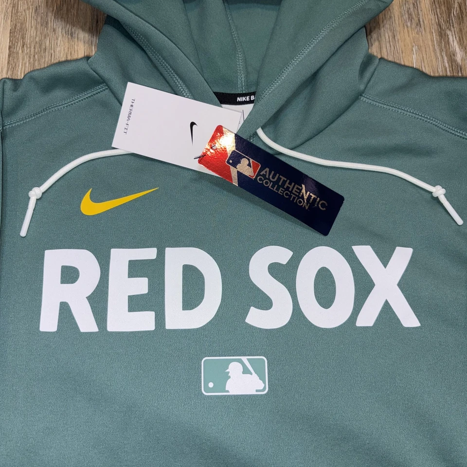 Sudadera con capucha térmica auténtica Nike Boston Red Sox verde Monster City Connect 2025 Foto 4 de 4