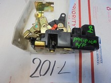 04 05 06 07 08 Chrysler Pacifica FRONT PASSENGER Side Door Latch Power Lock #201