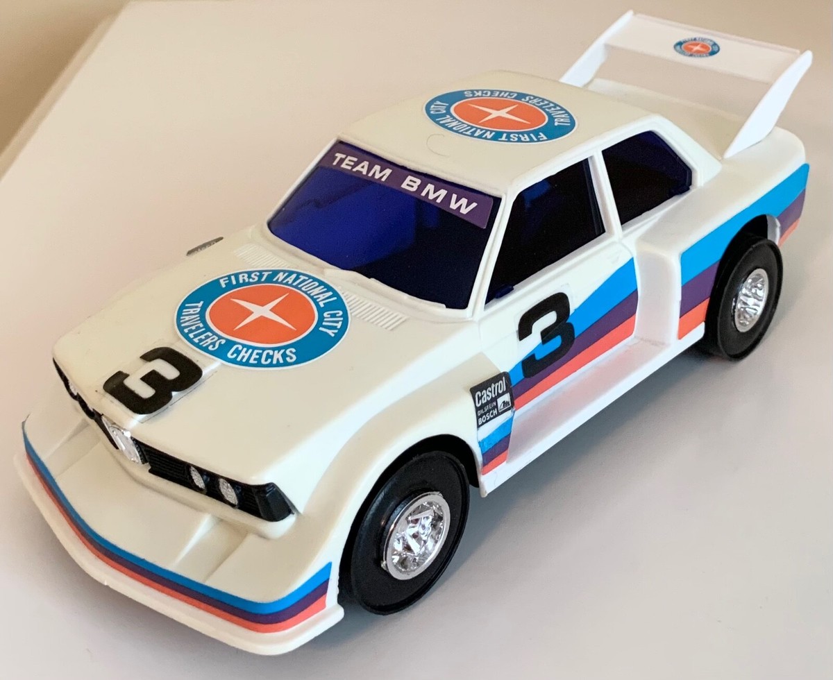 BMW 置物時計 THE JOY OF LIVING EVERY SECOND. BMW 置物時計 THE JOY OF LIVING EVERY SECOND. BMW 置物時計 THE JOY