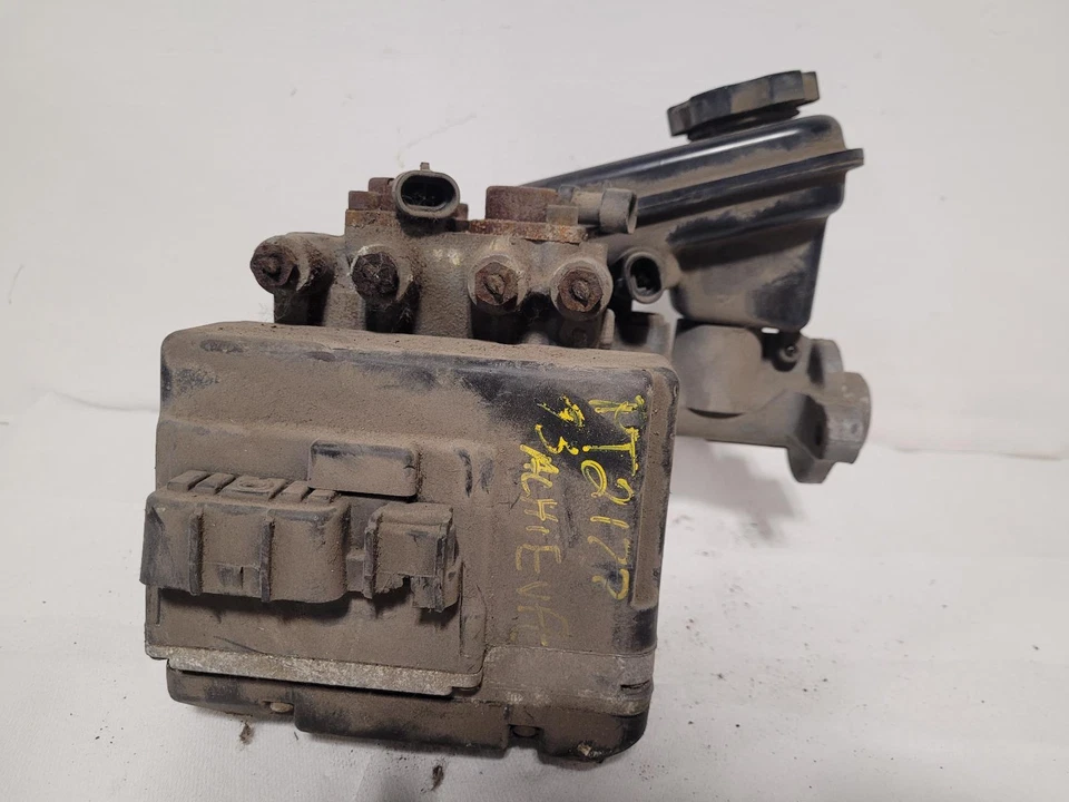 Conjunto de bomba y motor ABS usado se adapta a: montaje Oldsmobile Achieva 1993 grado A Foto 4 de 4