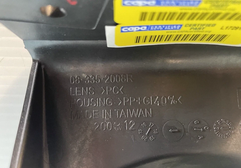 2003-2004 GMC Sierra Passenger Side Fog Light Assembly Foto 4 de 4