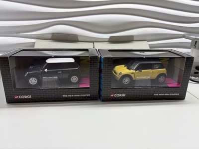 2x Corgi 1:36 BMW Mini Cooper CC86504 Dakar Yellow  CC86506 British Racing Green