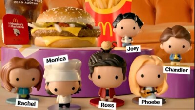 McDonald's Happy Meal Toys　マクドナルド With Adult Happy Meals, McDonald's Sparks a Collecting Frenzy - WSJ