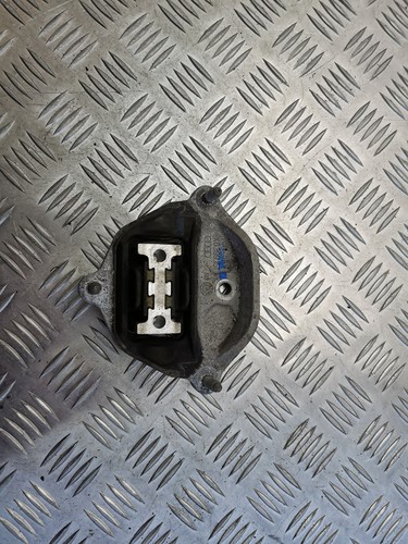 AUDI Q5 8R Getriebe Halterung 8K0399151 2.0 Diesel 140kw 2015