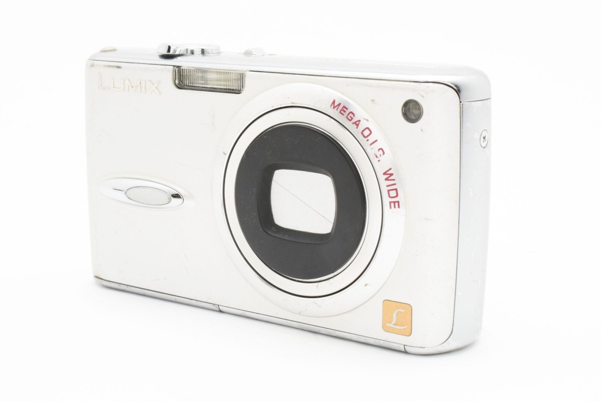 【Panasonic】LUMIX DMC-FX01 シルバー 概要 デジタルカメラ DMC-FX01 | LUMIX（ルミックス） ミラー
