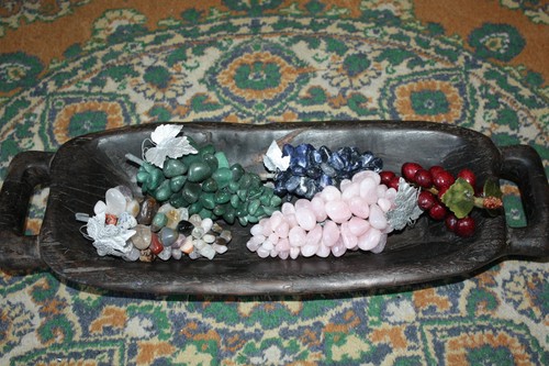 Sculture frutta pietra lucida pietra rossa grappolo uva con foglie di giadeite - Foto 9 di 12
