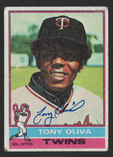 1976 Topps #35 Tony Oliva Auto HOF Minnesota Twins Baseball Card