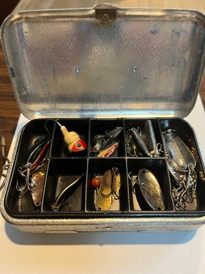 Vintage UMCO Model P-9 Aluminum Tackle Box Lot of 24 Lures - Little Clelo,Rapala