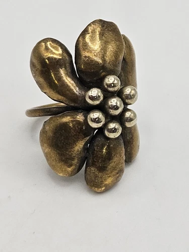 Vintage Brass Modernist Daisy Flower Ring Size 5.5 - Picture 1 of 10