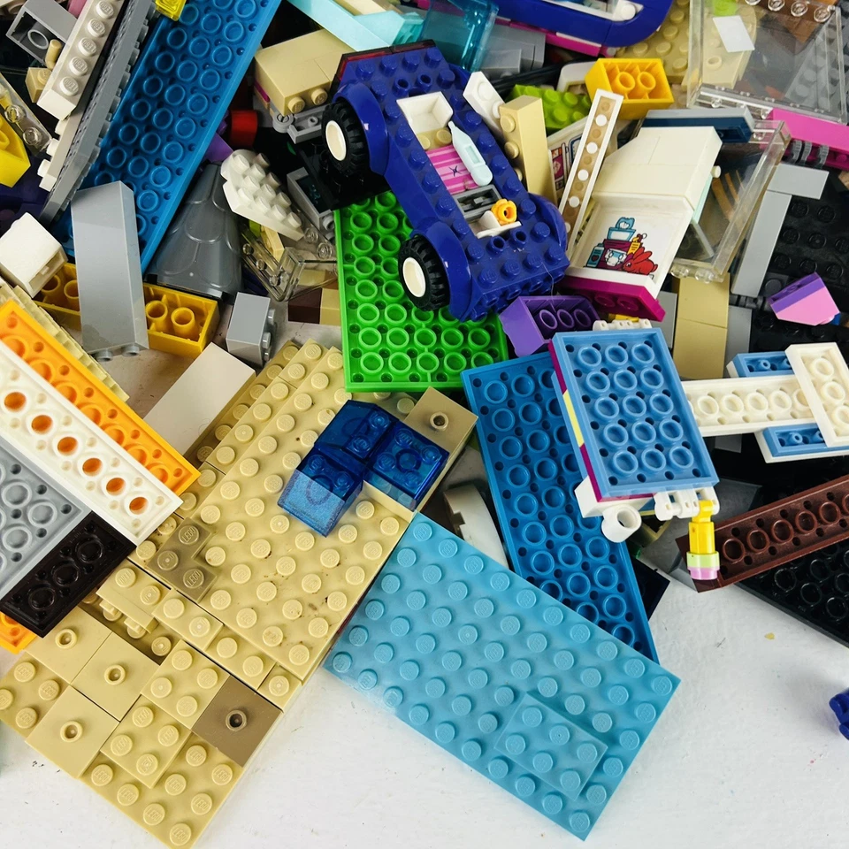 LEGO Friends huge Bulk Lot - 9 LBS. - mixed parts pieces bricks Random Read - Image 4 of 4