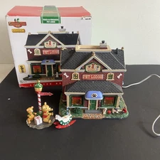 Lemax Coventry Cove Wags N Whiskers Pet Lodge Christmas Village Lighted 2015 Box