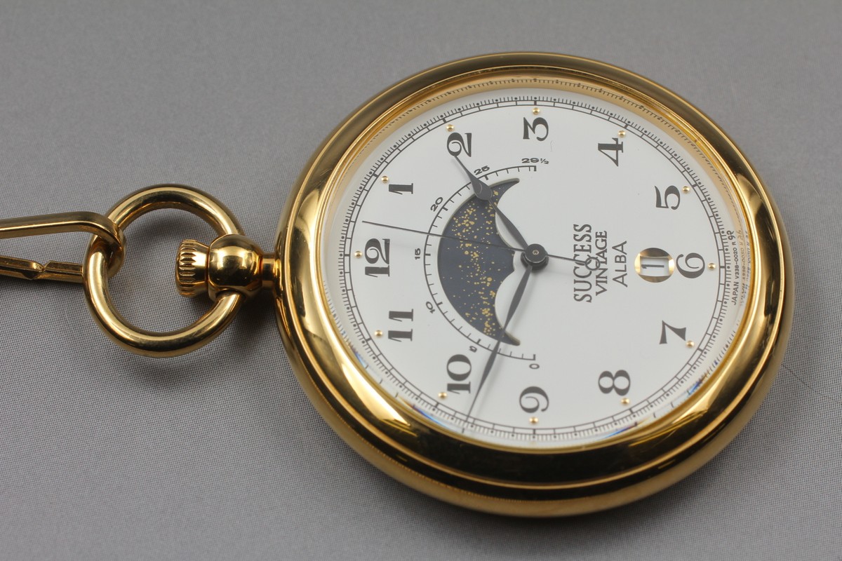 SEIKO懐中時計 SUCCESS VINTAGE ALBA V338-0010 Vintage [N MINT] SEIKO ALBA Success V338-0010 Moonphase Gold