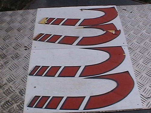 GENUINE YAMAHA R/H TANK DECAL GRAPHIC 1K6-24245-00 RED/BLACK TY175 DISCONTINUED