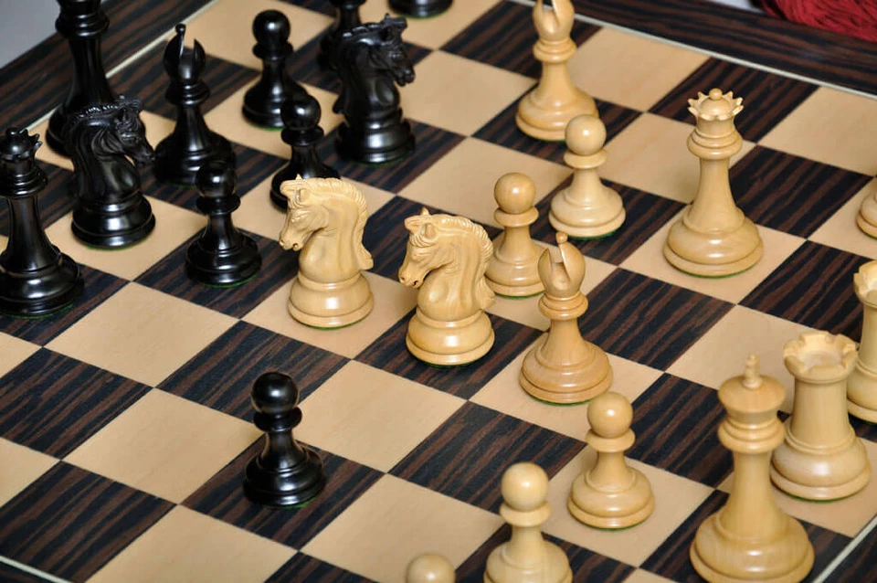 Library Imperial Collector Series Chess Set, Box & Board Combination - Ebony - Image 3 of 4