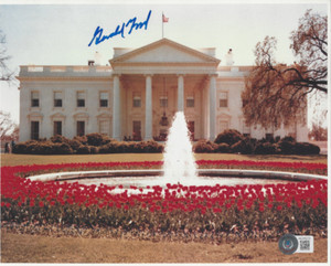President Gerald Ford  Autographed 8x10 White House photo  Beckett Certified
