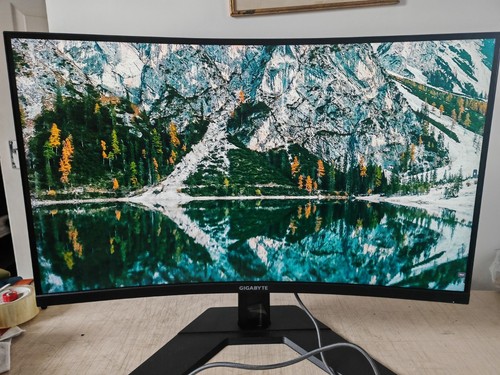 Moniteur gaming incurvé Gigabyte G32QC 31,5” 165 Hz QHD HDR 1500R 2560x1440 - Photo 6/10