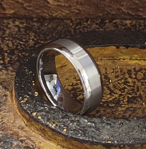 Anillo de boda de tungsteno de plata de dos tonos reales para hombre - anillo de boda de dos tonos chicos - Imagen 5 de 9