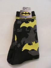 NWT SHOE SIZE 8-12 MEN'S BIOWORLD CREW SOCKS  BATMAN