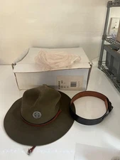 VINTAGE NOS BOY SCOUTS LEADER CAMPAIGN HAT WITH HAT COVER BELT BOX