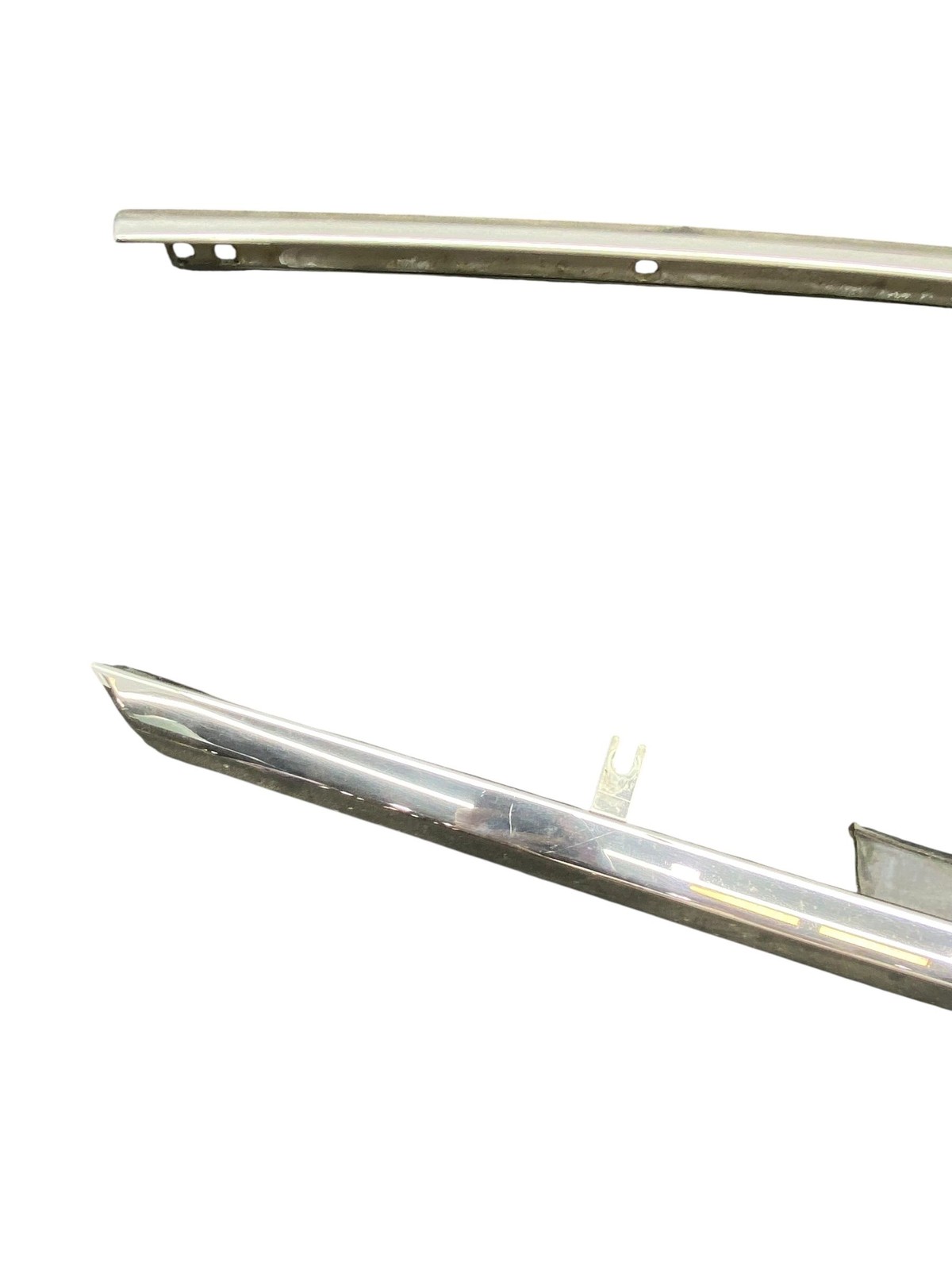 2013-2019 BENTLEY FLYING SPUR 4W 223B REAR RIGHT OUTER DOOR TRIM SET (2) |SILVER
