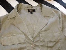 Lipsy Damen langes khakifarbenes Hemd mit Gürtel Gr. 8 Langarm Militärstil Taschen 