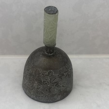IMPRESIONANTE CUBIERTA DE MANIJA GRABADA EN LATÓN Y JADE TALLADA verde claro grabada
