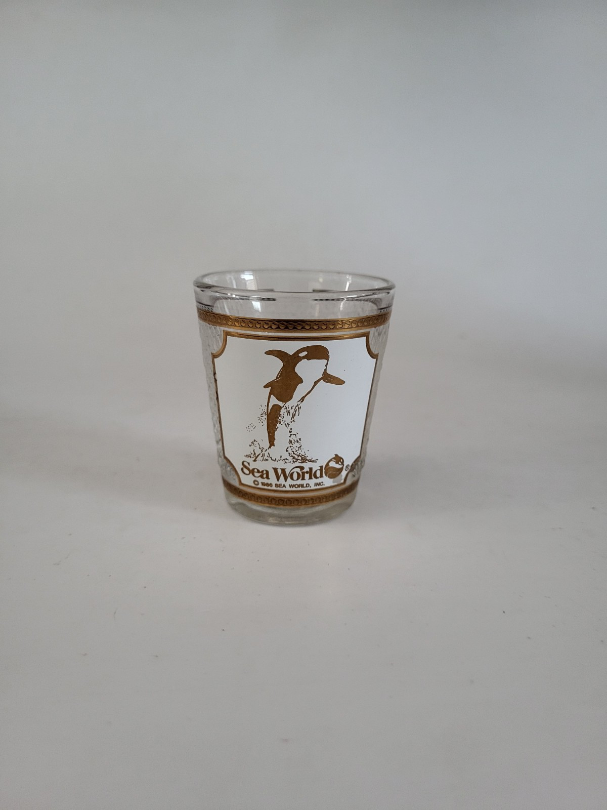 Sea World Park EXCLUSIVE Vintage 1986 Frosted Shot Glass Gold ...