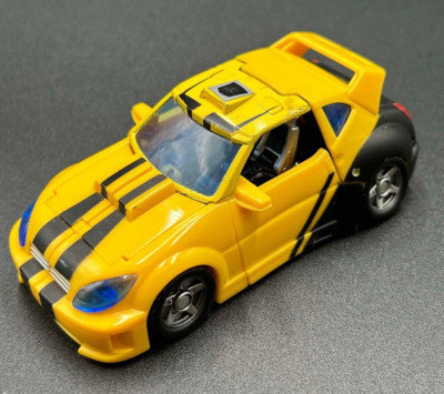 Hasbro Transformers: The Movie Legacy Of Bumblebee Action Figure